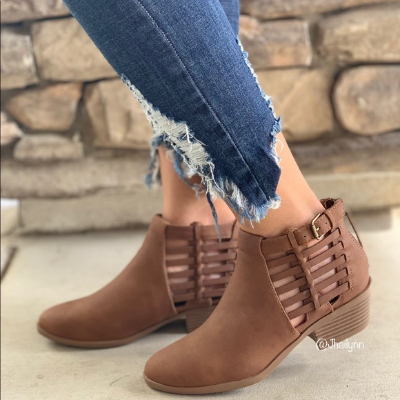 FIRM COGNAC WOVEN ANKLE BOOTIE - Picture 3 of 7